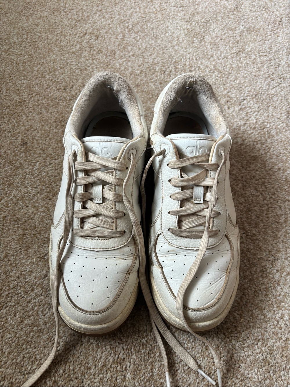 ALO Yoga Women's Sneakers in White